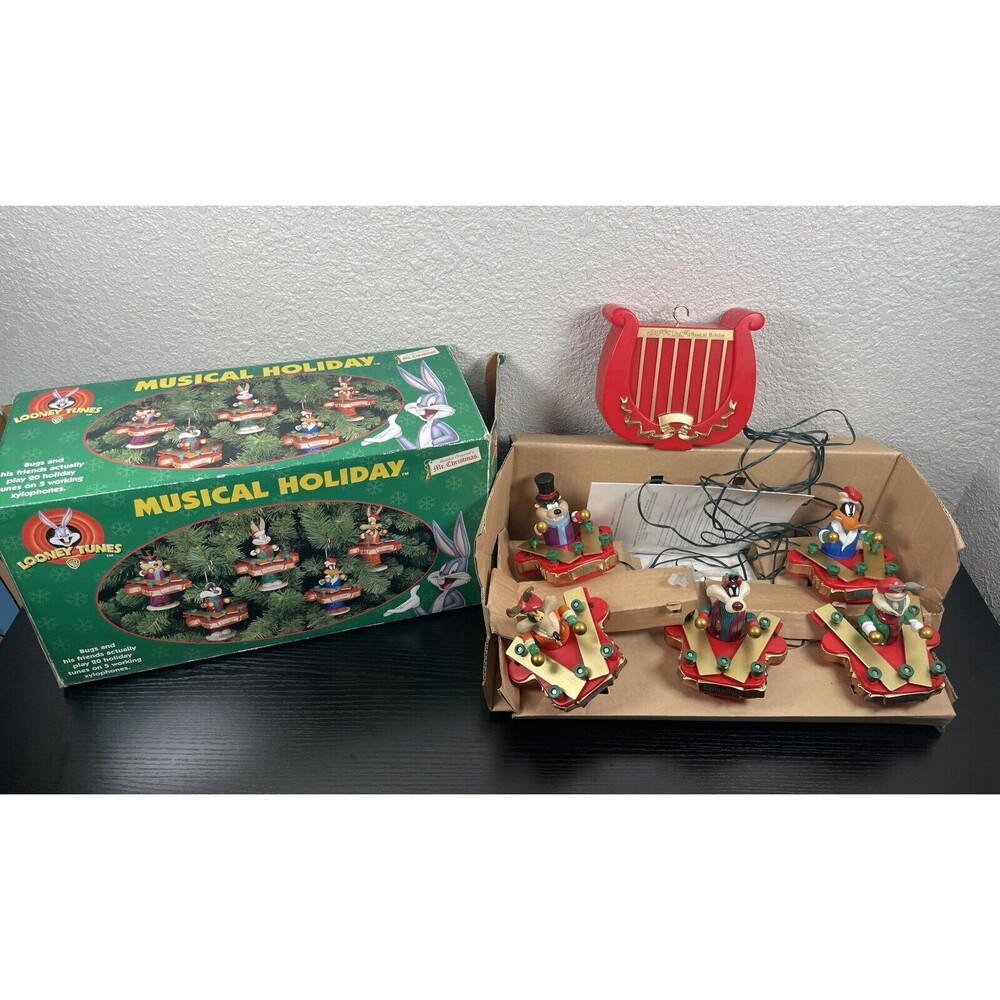 Mr. Christmas Looney Tunes Ornaments Musical Holiday 1997 Plays 20 Song With Box